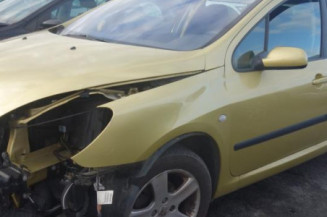 Attache ceinture avant droit PEUGEOT 307