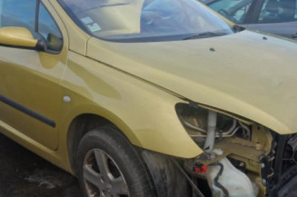 Attache ceinture avant droit PEUGEOT 307