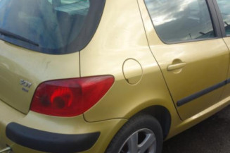 Attache ceinture avant droit PEUGEOT 307