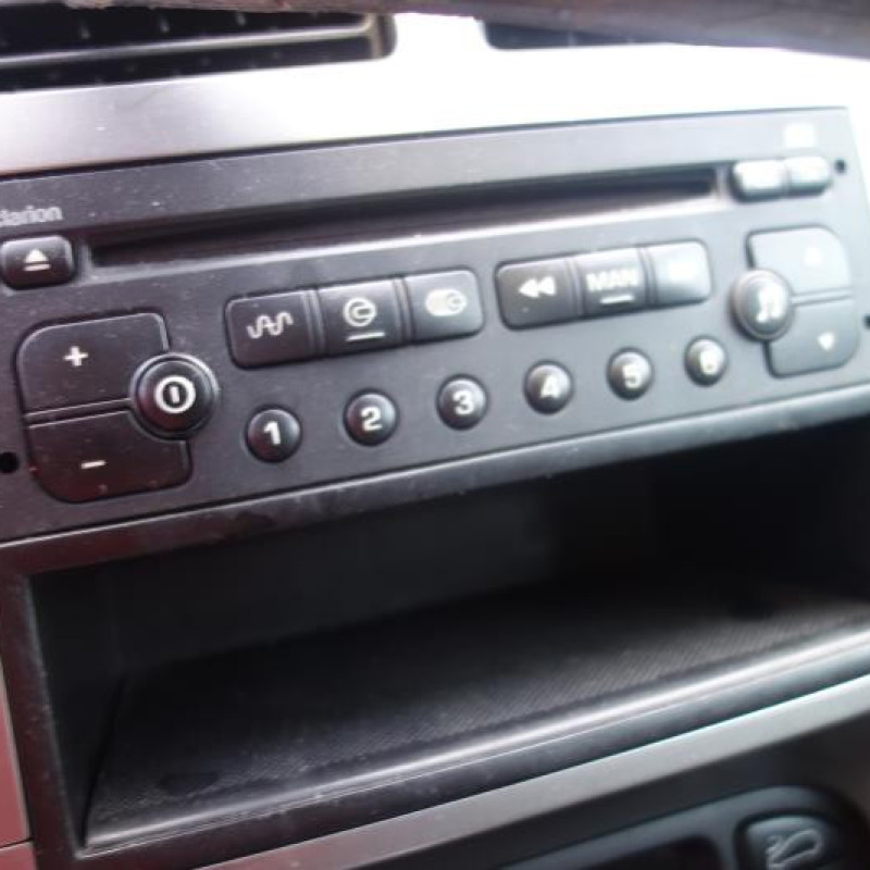 Attache ceinture avant droit PEUGEOT 307 Photo n°10