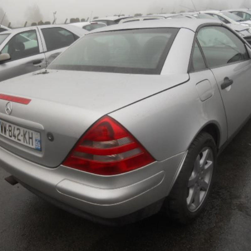 Pretensionneur de ceinture avant droit MERCEDES CLASSE SLK 170 Photo n°6