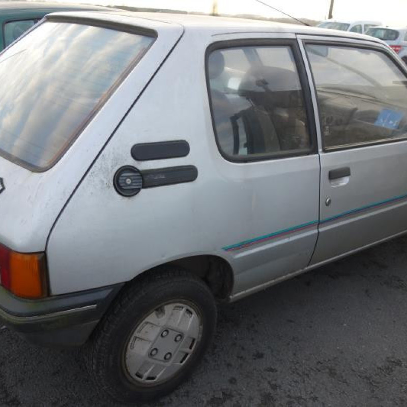 Pompe lave glace avant PEUGEOT 205 Photo n°6