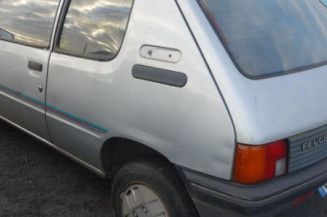 Pompe lave glace avant PEUGEOT 205