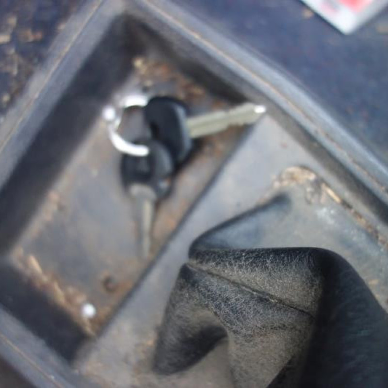 Pompe lave glace avant PEUGEOT 205 Photo n°11