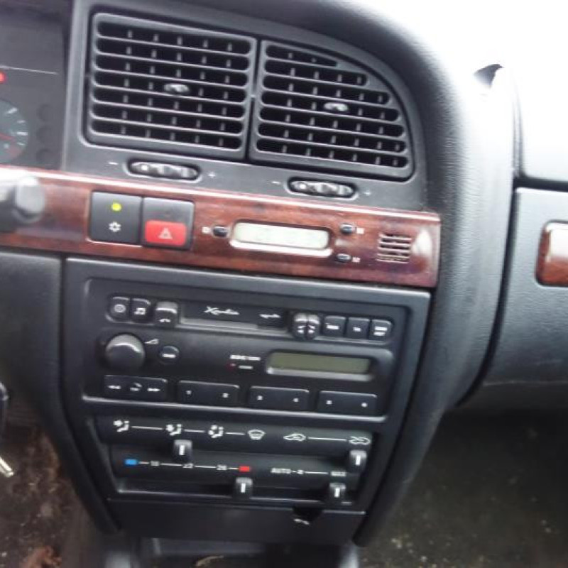 Ceinture arriere gauche CITROEN XANTIA Photo n°10