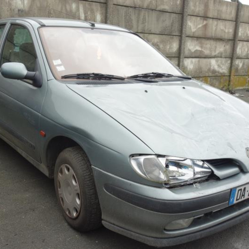 Ceinture arriere droit RENAULT MEGANE 1 Photo n°9