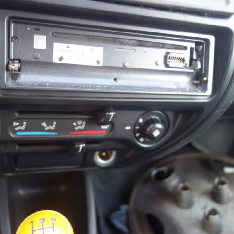 Ceinture arriere droit CITROEN SAXO Photo n°11