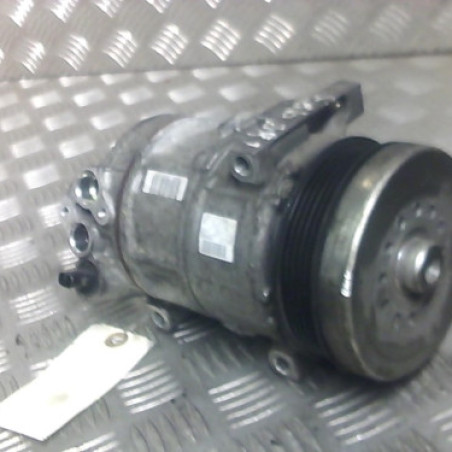 Compresseur clim FIAT GRANDE PUNTO Photo n°1