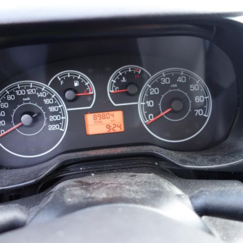 Compresseur clim FIAT GRANDE PUNTO Photo n°9