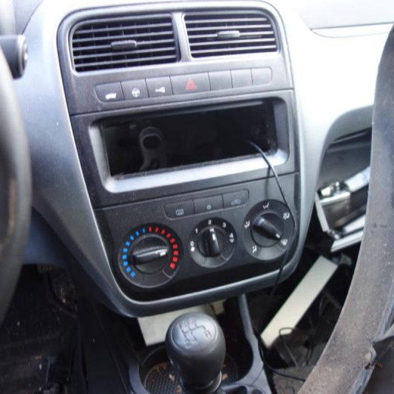 Compresseur clim FIAT GRANDE PUNTO Photo n°10