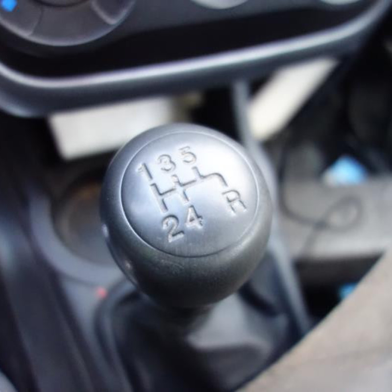 Compresseur clim FIAT GRANDE PUNTO Photo n°11