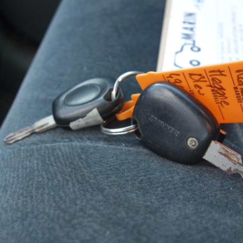 Ceinture arriere gauche RENAULT SCENIC 1 Photo n°12