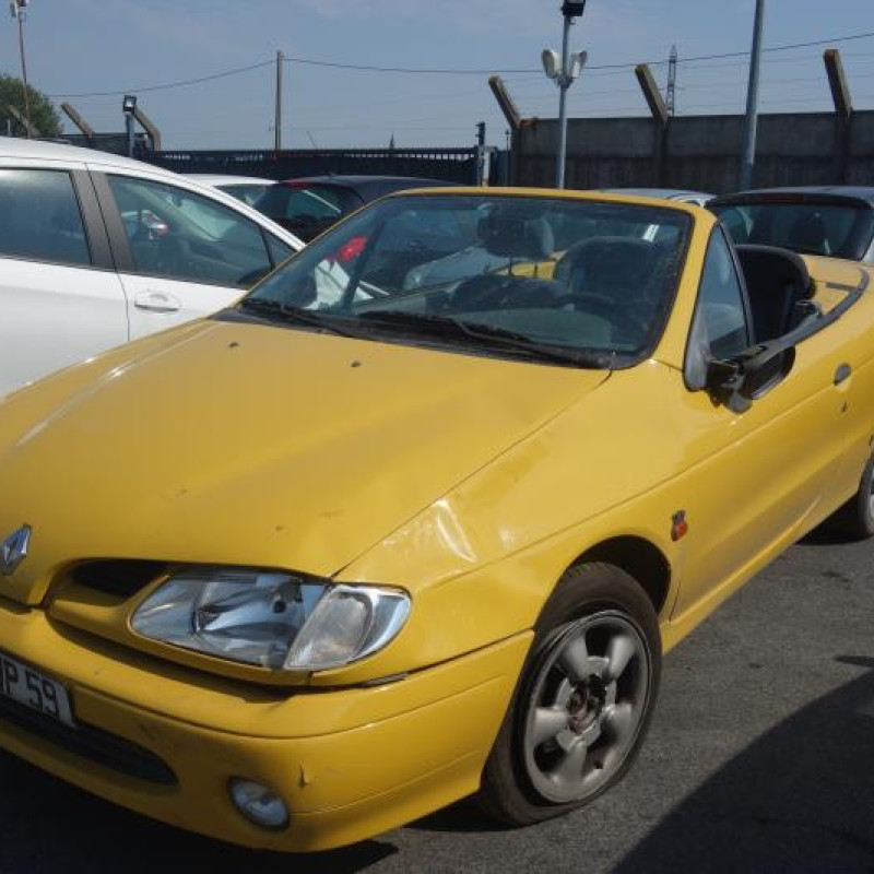Pretensionneur de ceinture avant droit RENAULT MEGANE 1 Photo n°4