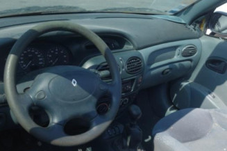 Pretensionneur de ceinture avant droit RENAULT MEGANE 1