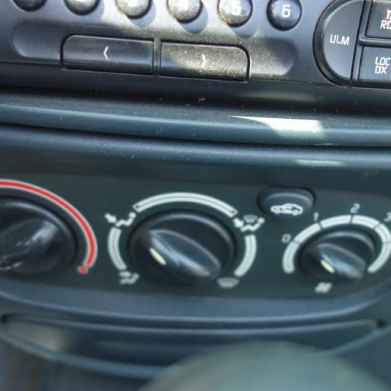 Pretensionneur de ceinture avant droit RENAULT MEGANE 1 Photo n°9