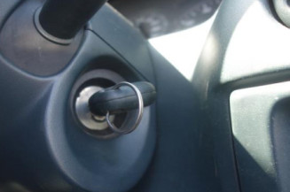 Pretensionneur de ceinture avant droit RENAULT MEGANE 1