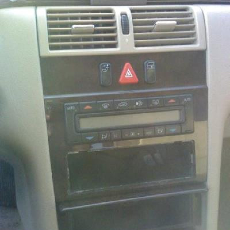 Porte avant droit MERCEDES CLASSE E 210 Photo n°4