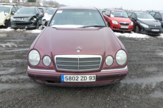 Porte avant droit MERCEDES CLASSE E 210