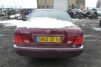 Porte avant droit MERCEDES CLASSE E 210