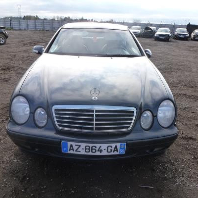 Ceinture arriere gauche MERCEDES CLASSE CLK 208 Photo n°4