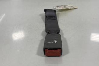 Attache ceinture arriere droit PEUGEOT 406 Photo n°1