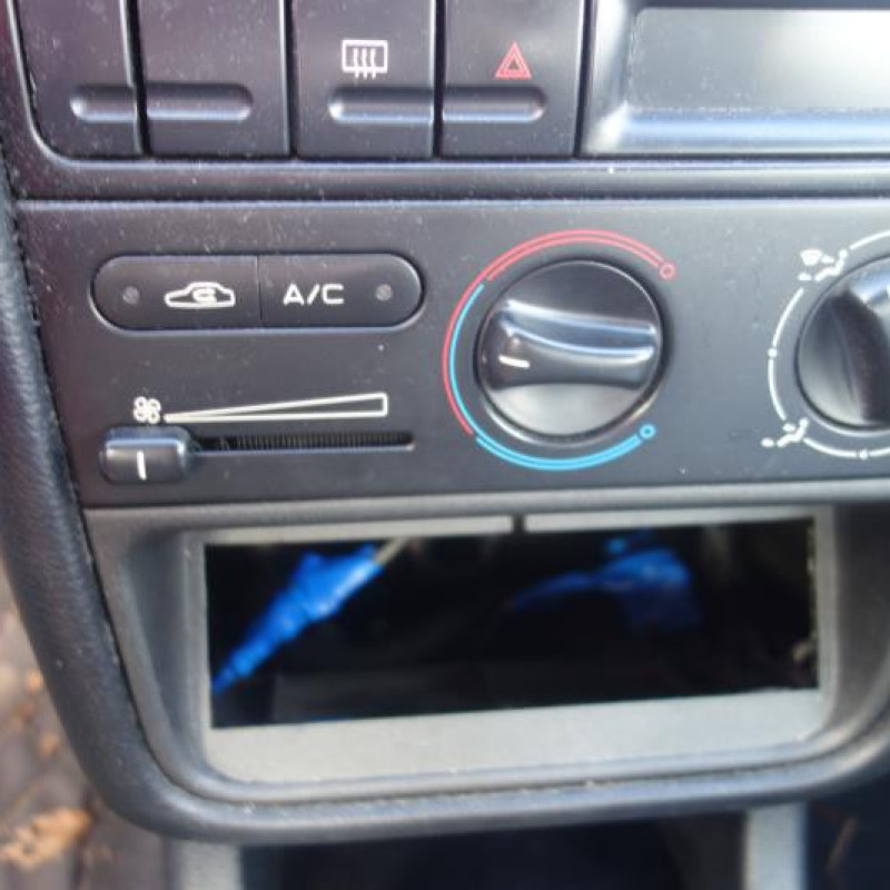 Ceinture arriere gauche PEUGEOT 406 Photo n°9