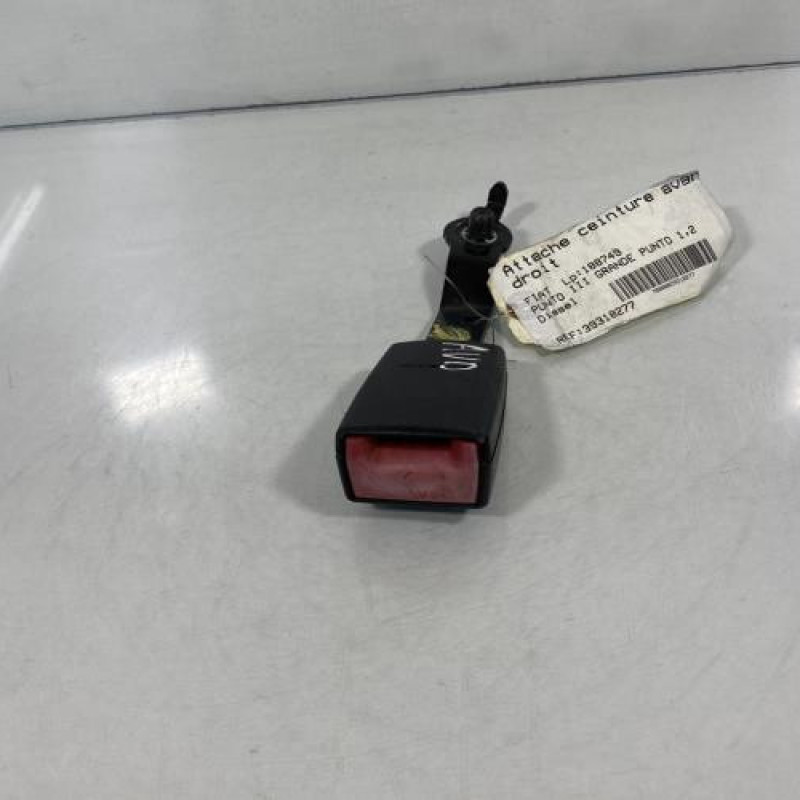 Attache ceinture avant droit FIAT GRANDE PUNTO Photo n°1