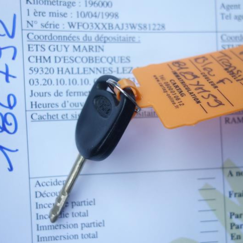Attache ceinture avant droit FORD COURRIER 4 Photo n°10