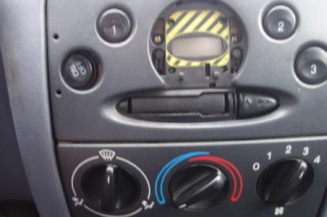Attache ceinture avant gauche FORD COURRIER 4