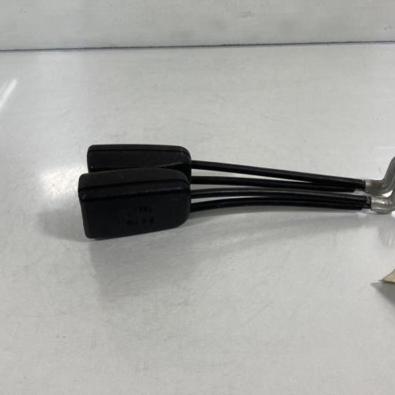 Attache ceinture arriere droit VOLKSWAGEN POLO 3 Photo n°3