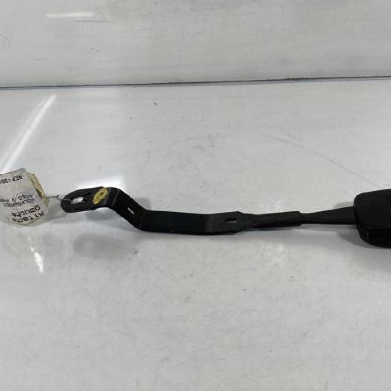 Attache ceinture avant gauche VOLKSWAGEN POLO 3 Photo n°3