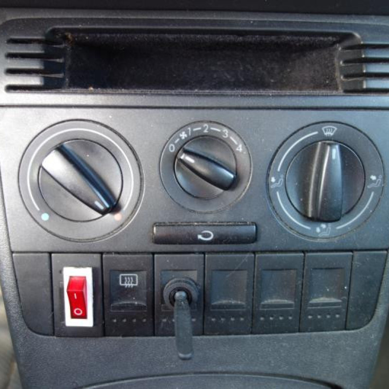 Ceinture arriere gauche VOLKSWAGEN POLO 3 Photo n°10