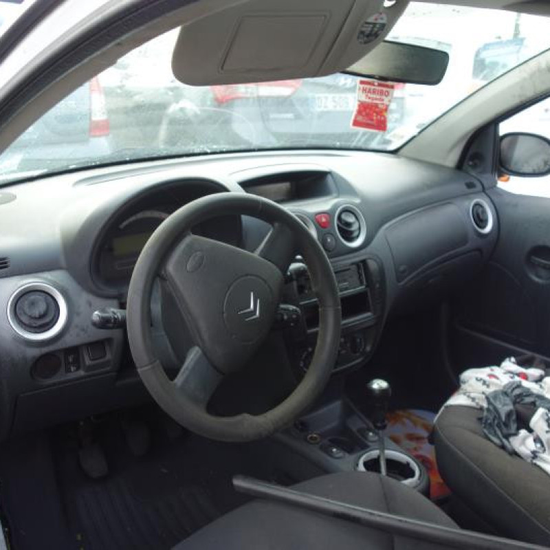 Attache ceinture arriere droit CITROEN C2 Photo n°8