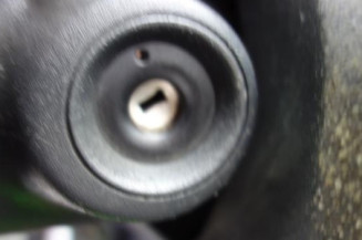 Attache ceinture arriere droit CITROEN C2