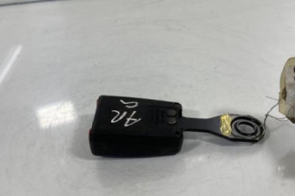 Attache ceinture arriere gauche CITROEN C2
