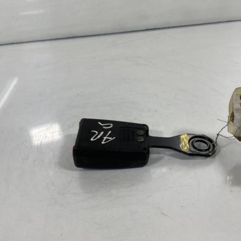 Attache ceinture arriere gauche CITROEN C2 Photo n°2