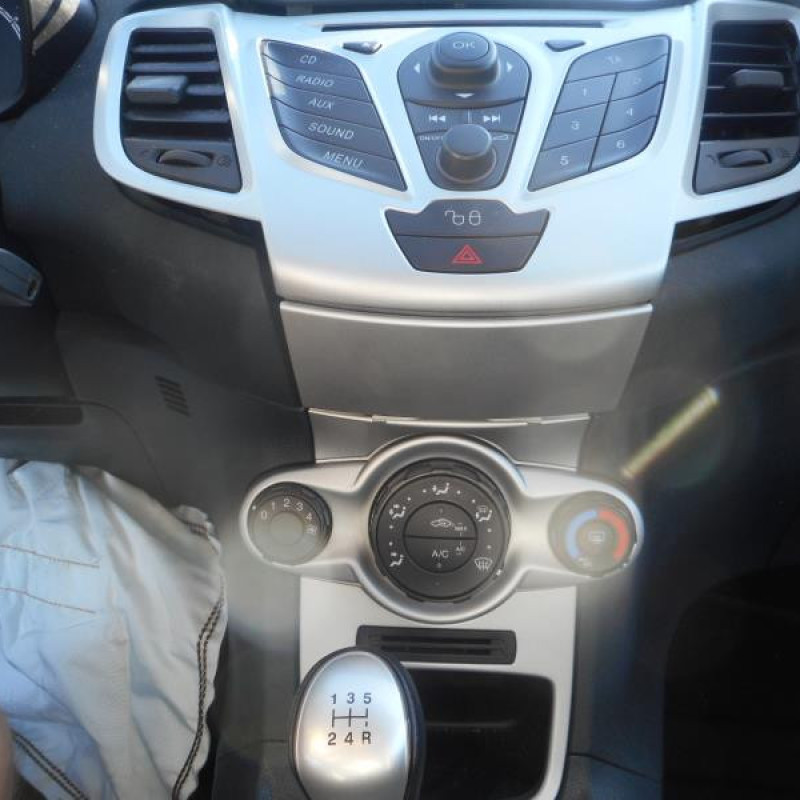 Verin de coffre FORD FIESTA 6 Photo n°7