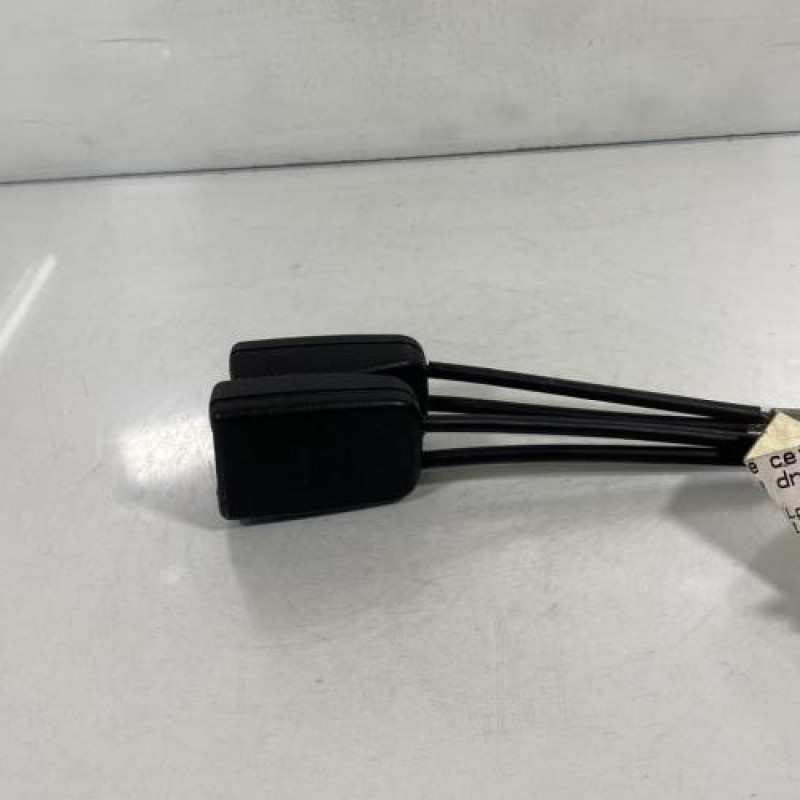 Attache ceinture arriere droit VOLKSWAGEN POLO 3 Photo n°3