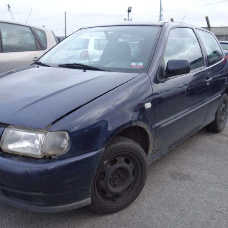 Ceinture arriere gauche VOLKSWAGEN POLO 3 Photo n°4