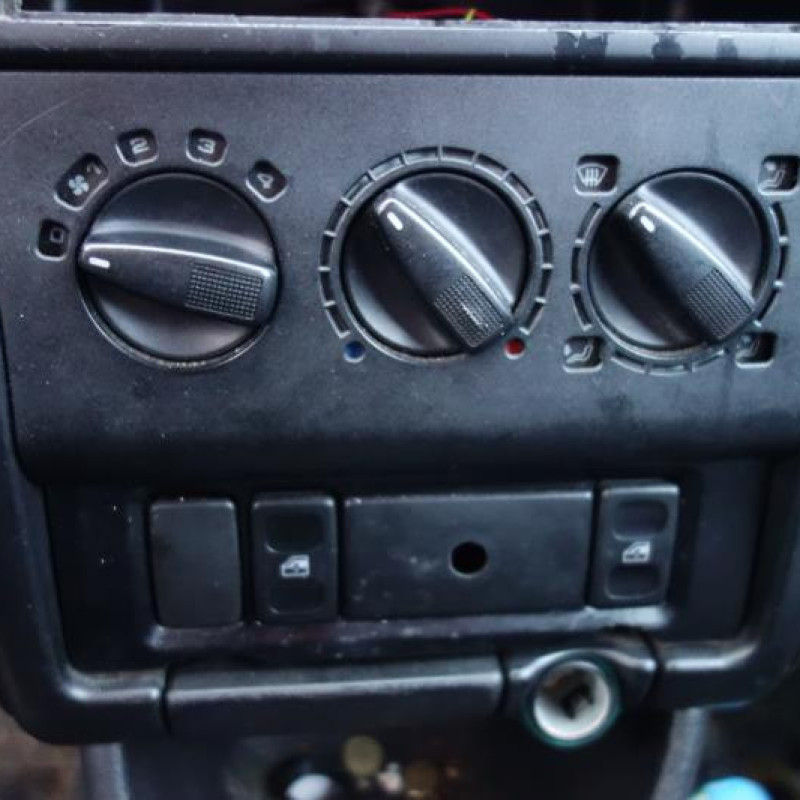 Ceinture arriere gauche VOLKSWAGEN POLO 3 Photo n°10