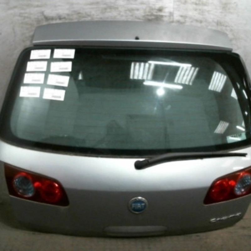 Malle/Hayon arriere FIAT CROMA 2 Photo n°1