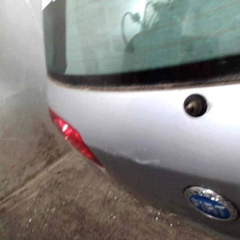 Malle/Hayon arriere FIAT CROMA 2 Photo n°3