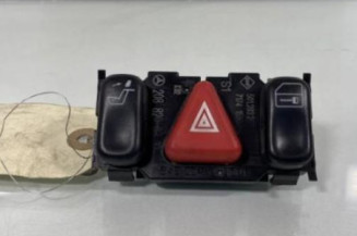 Bouton de warning MERCEDES CLASSE C 202 Photo n°1