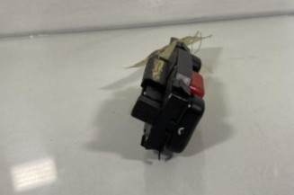 Bouton de warning MERCEDES CLASSE C 202