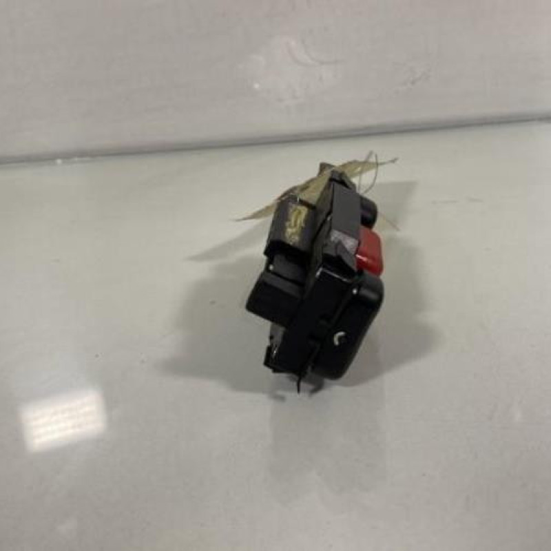 Bouton de warning MERCEDES CLASSE C 202 Photo n°3