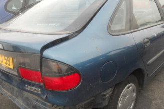 Vase de lave glace RENAULT LAGUNA 1