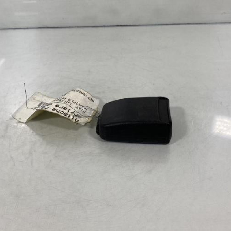 Attache ceinture arriere droit FIAT MULTIPLA Photo n°3