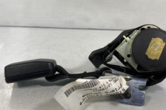 Attache ceinture arriere gauche FORD FIESTA 5 Photo n°1