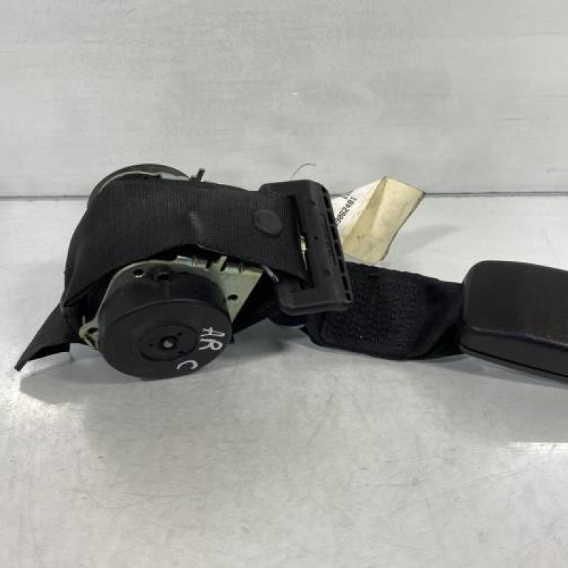 Attache ceinture arriere gauche FORD FIESTA 5 Photo n°3