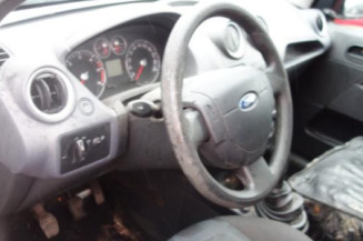 Attache ceinture arriere gauche FORD FIESTA 5